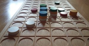 Bild: Spielfeld mit Spielsteinen