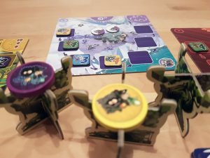 Bild: Spielszene mit butem Spielmaterial