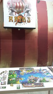 Bild: Spielpräsentation "Raids"