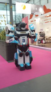 Bild: großer Roboter 