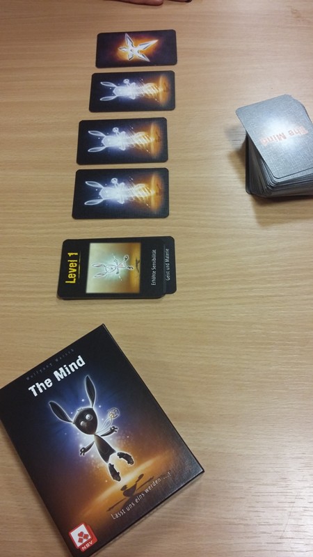 Bild: Spielschachtel und Spielkärtchen