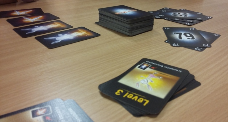 Bild: Spielkärtchen im verdeckten Stapel und aufgedeckt