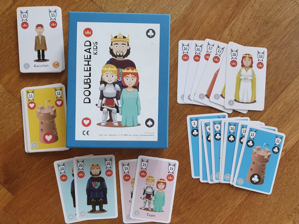 Spielschachtel und enthaltene Karten