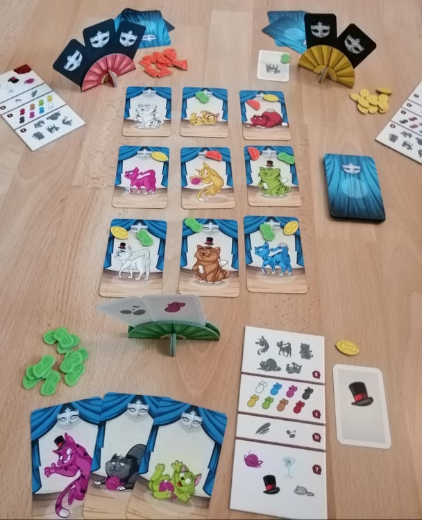 Spielaufbau für drei Spieler:innen