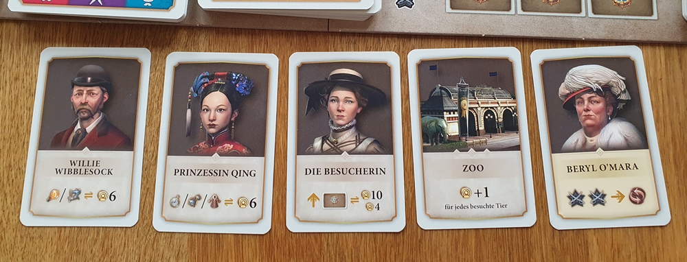 Fünf Karten mit der Aufgabenstellung für alle