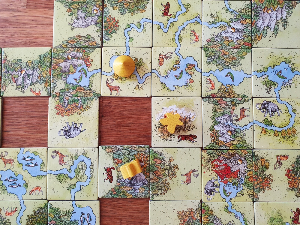 Carcassonne in der Version von 2003. Aufgebautes Spielfeld.