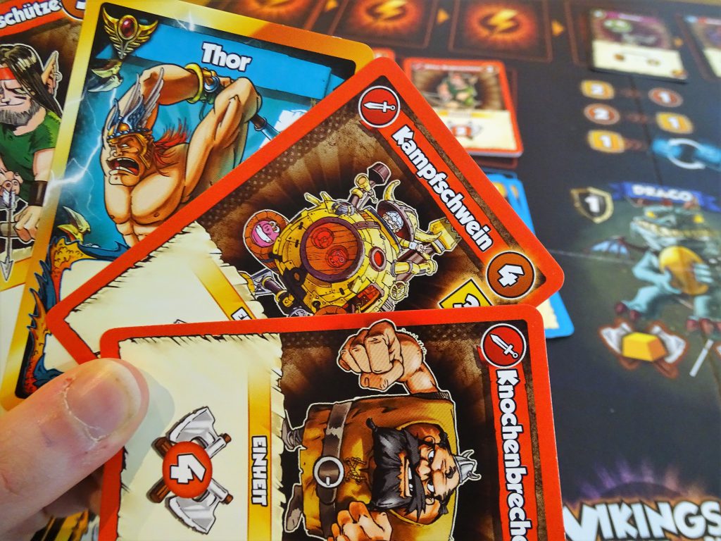 Neue bunte Karten fürs eigene Deck. Vor allem der Knochenbrecher bringt eine Menge Kampfkraft. 
