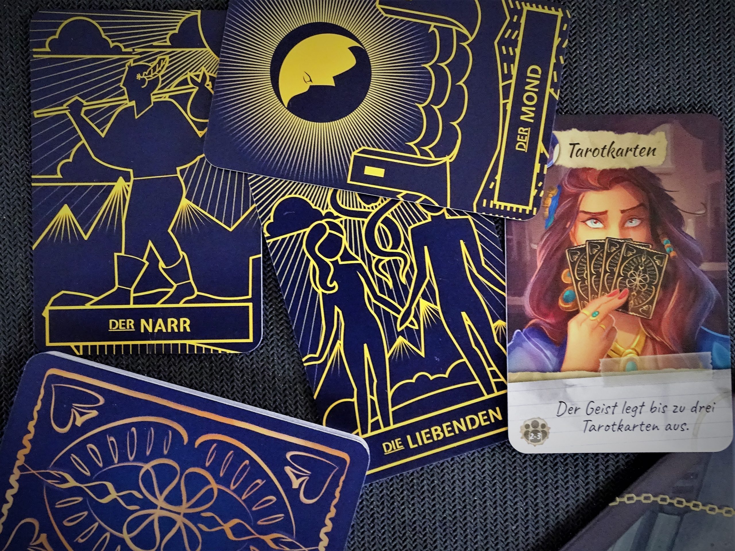 Mit drei Tarotkarten lässt sich eine Geschichte erzählen. 