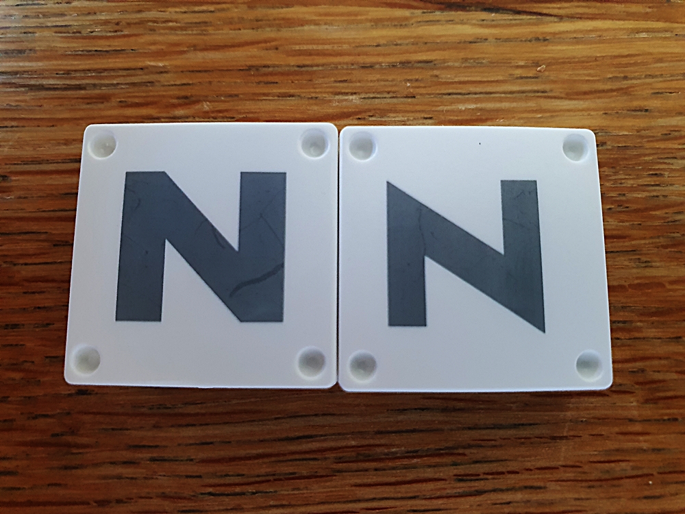 Buchstabenplättchen N und Z