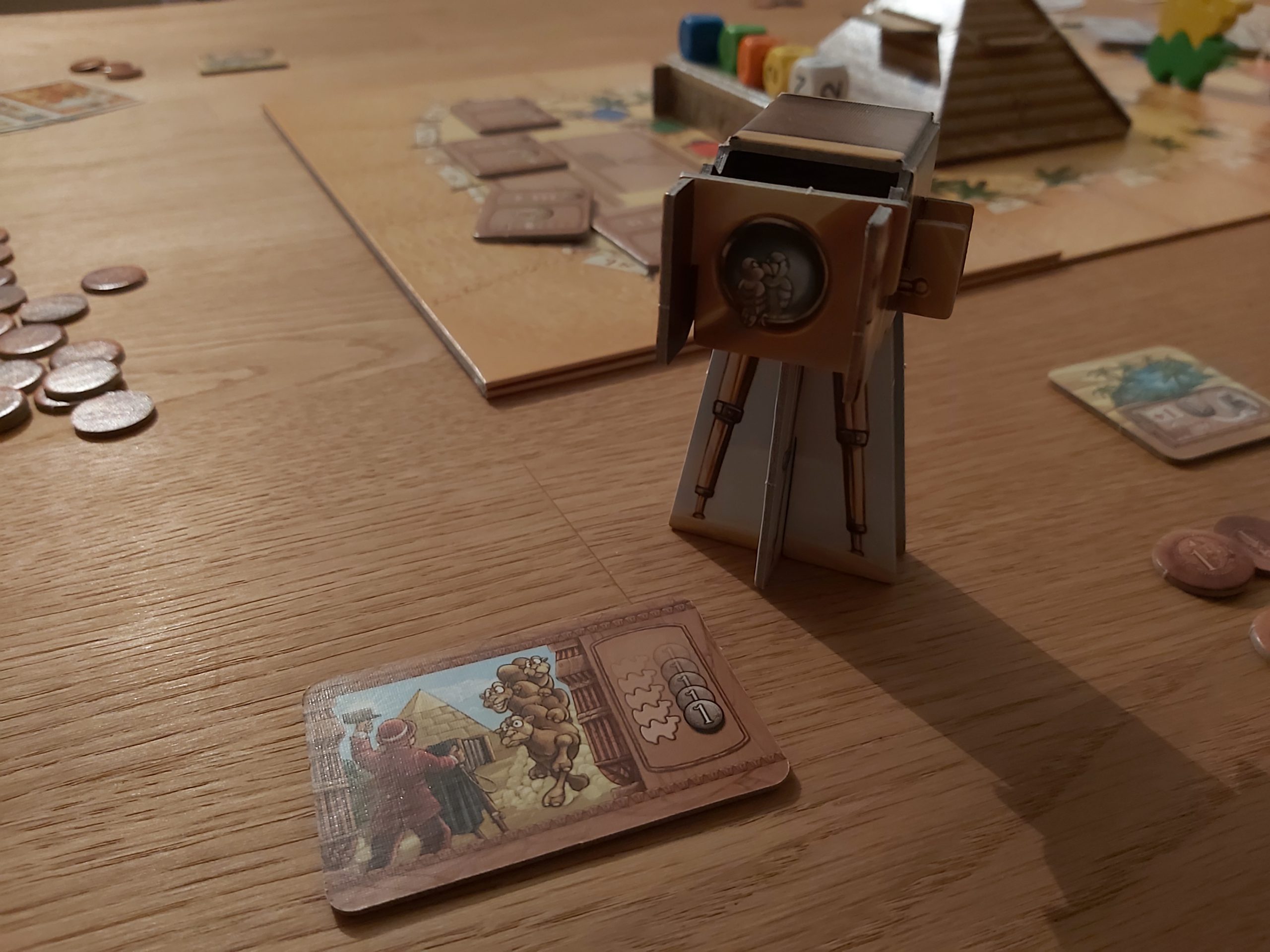 Zu sehen ist die Kamera von Camel Up Supercup.