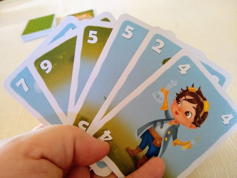 Lösungskarten auf der Hand