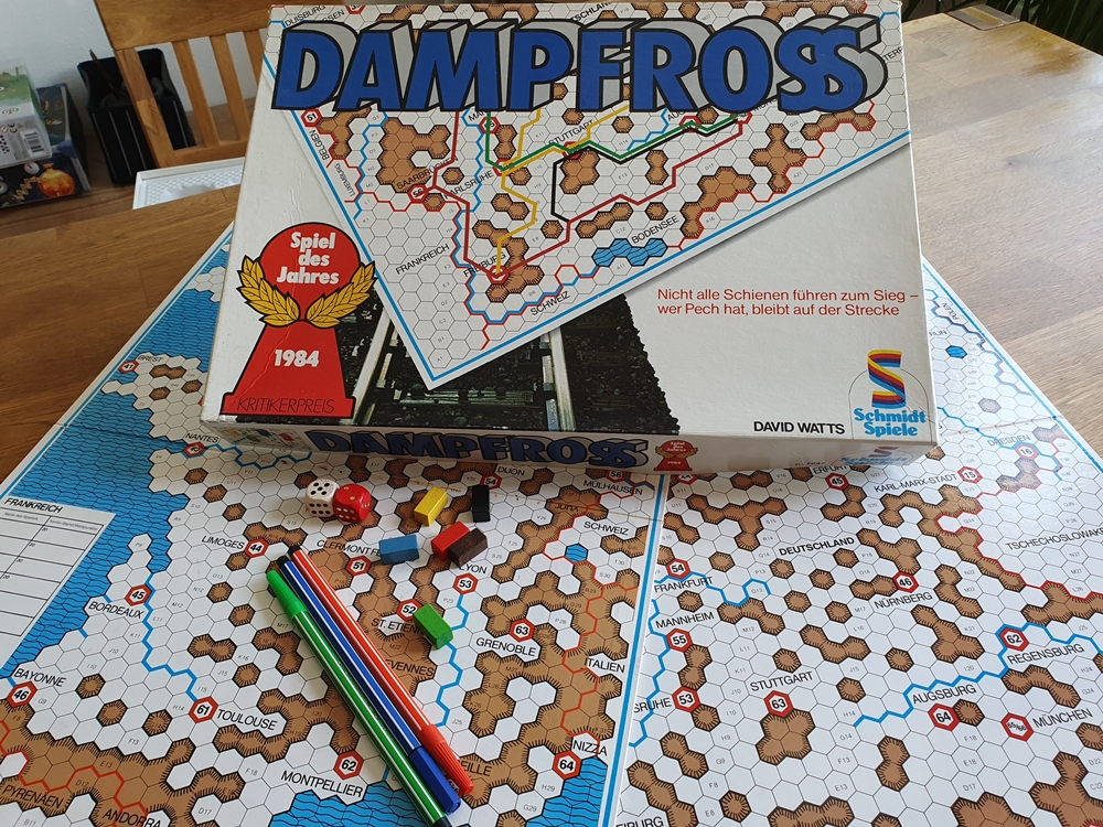 Spielkarton Dampfross mit Inhalt