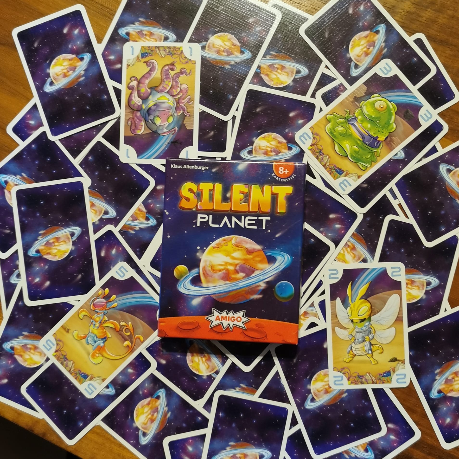 Silent Planet Schachtelinhalt