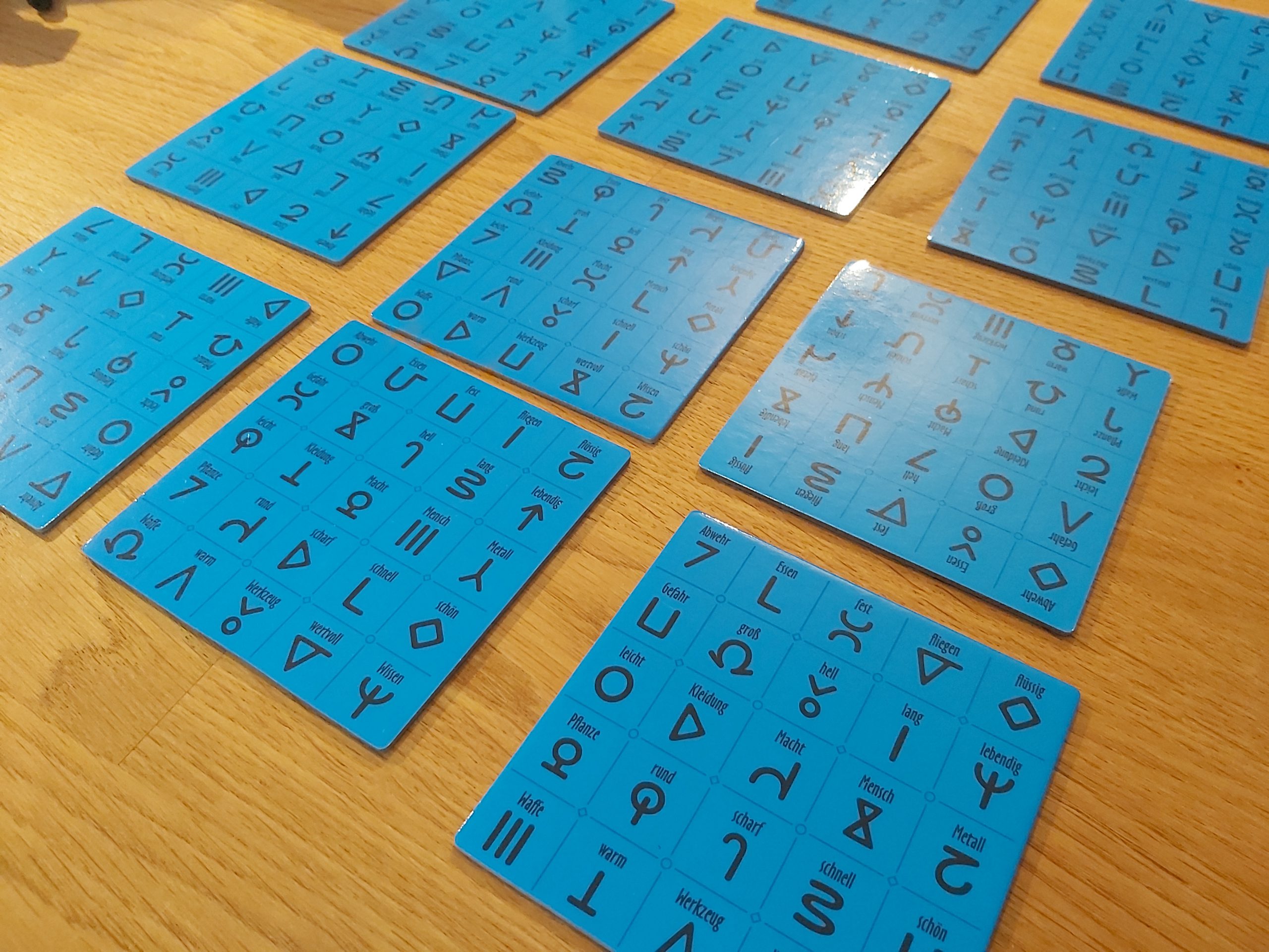 Zu sehen sind die Kommunikationstafeln der Ägypter:innen.