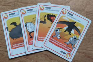 Zu sehen sind die Angriffskarten von Explodding Kittens.