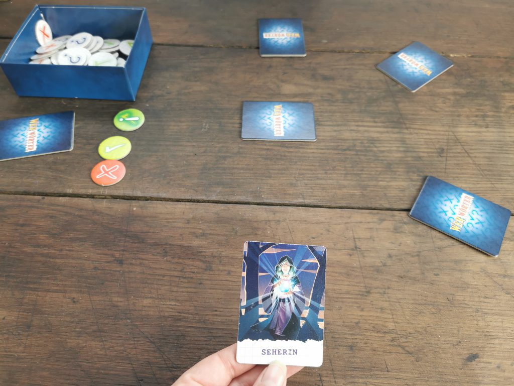 Werwörter: Rollenkarten austeilen und geheim anschauen