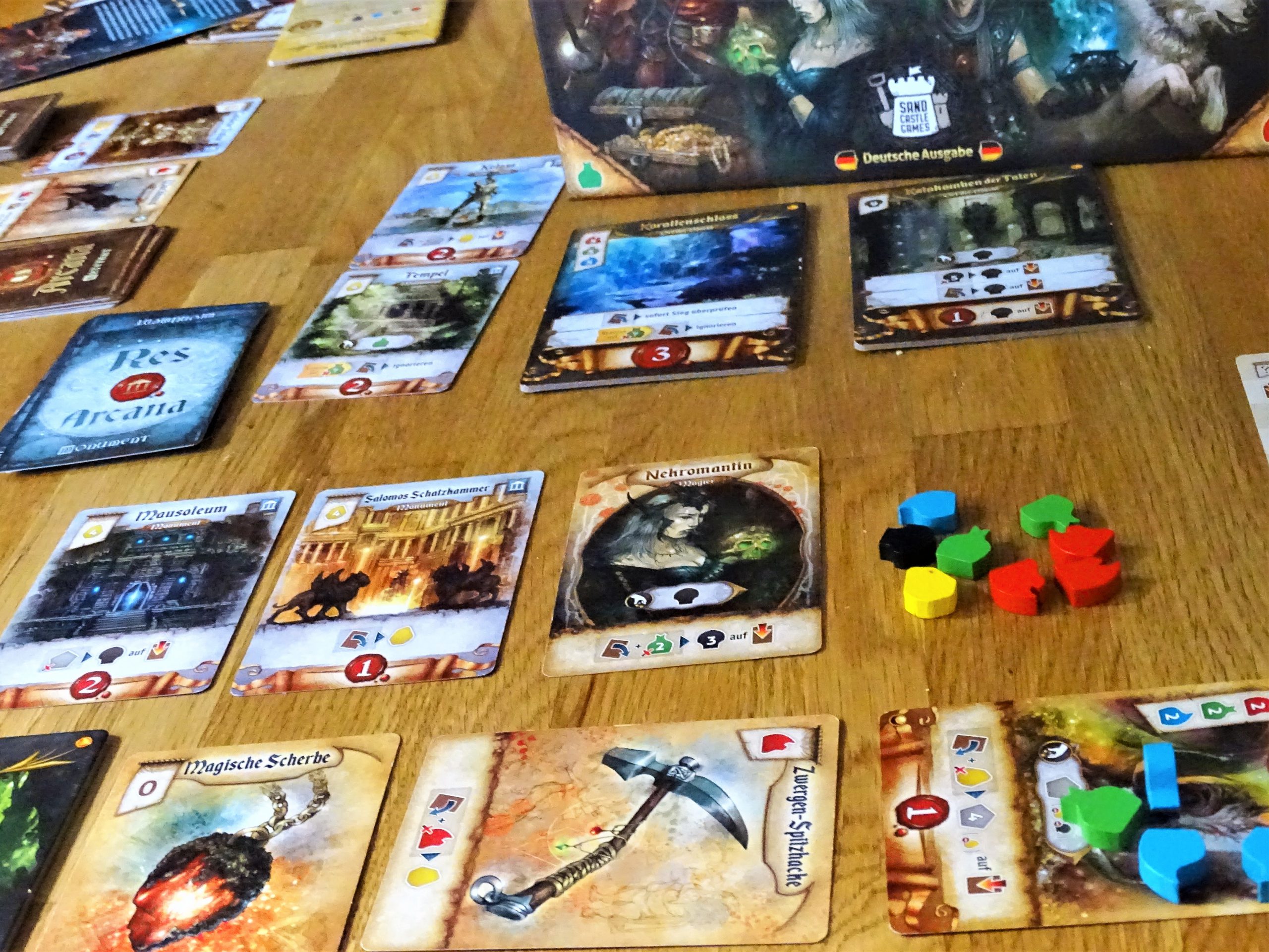 Die Auslage auf dem Tisch wird recht groß