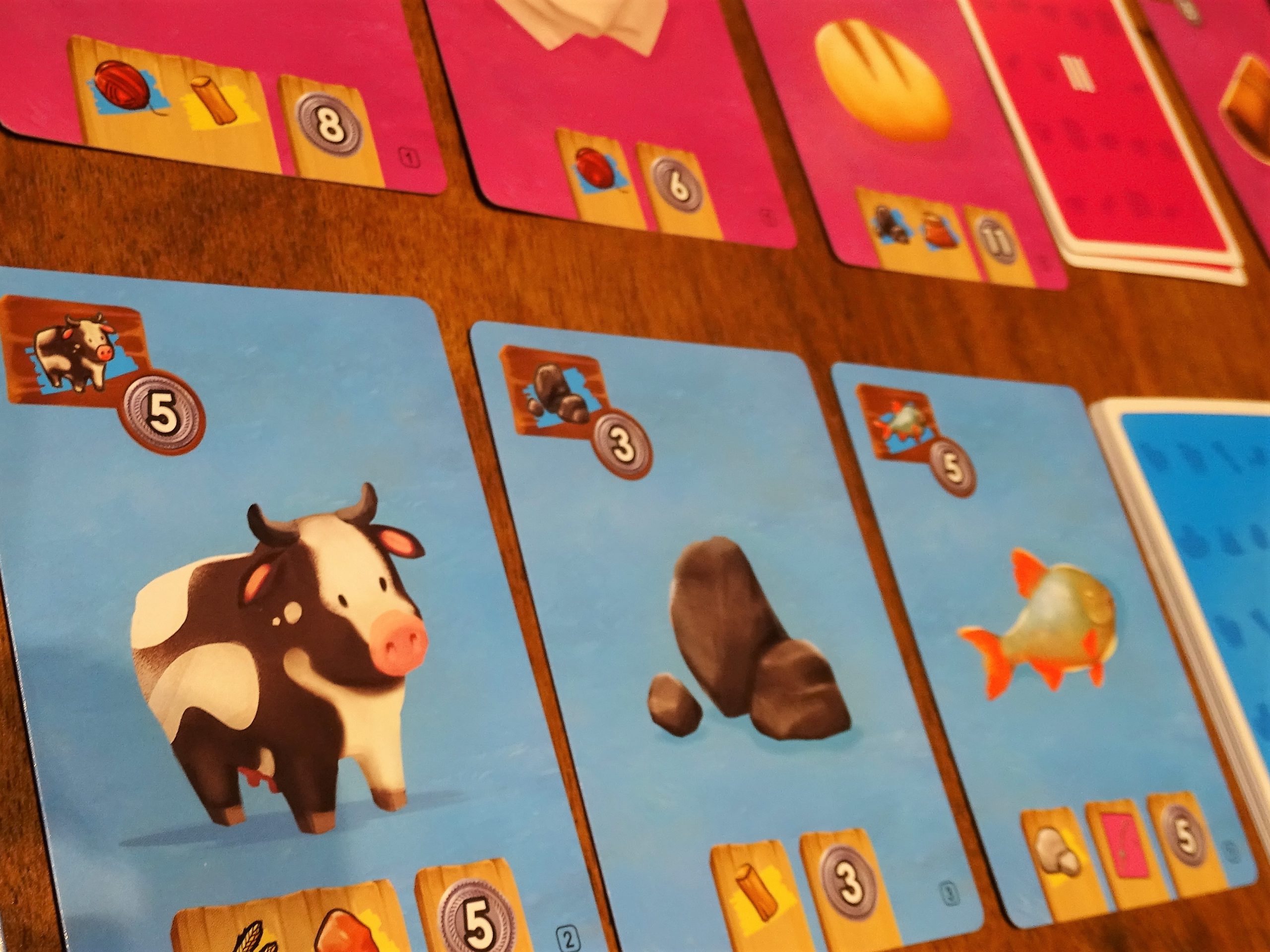 Die Karten werdenin Reihen ausgelegt