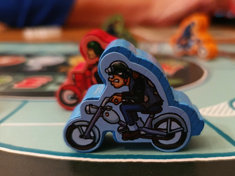 Ein blaues Moped in Nahaufnahme