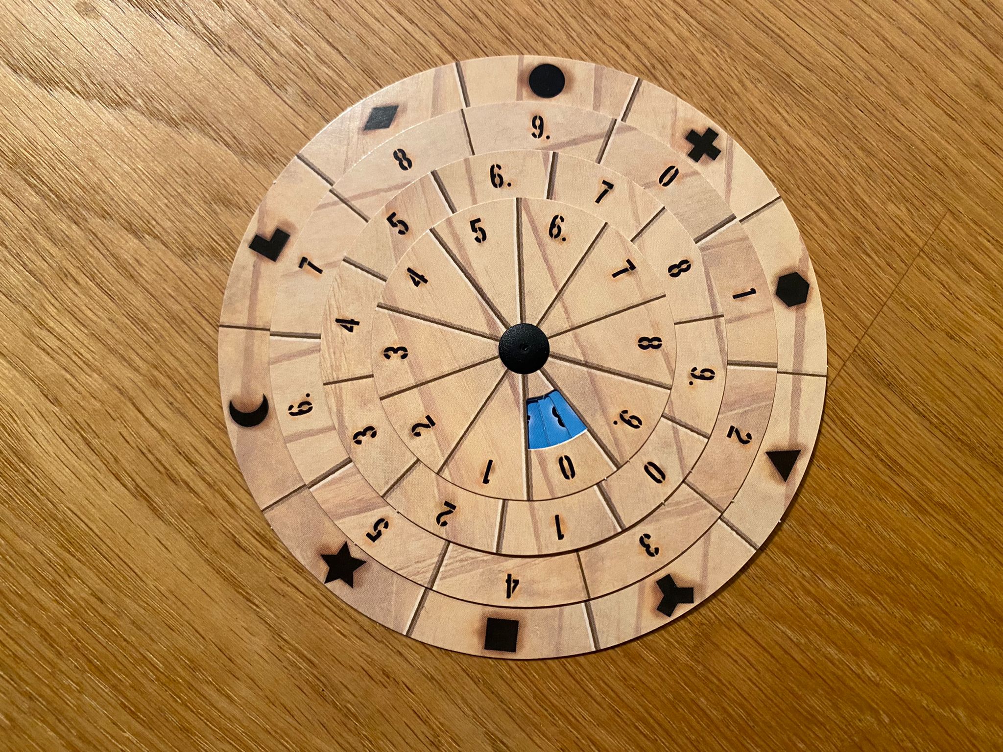 Zu sehen ist die Decodierscheibe von EXIT: das Spiel.