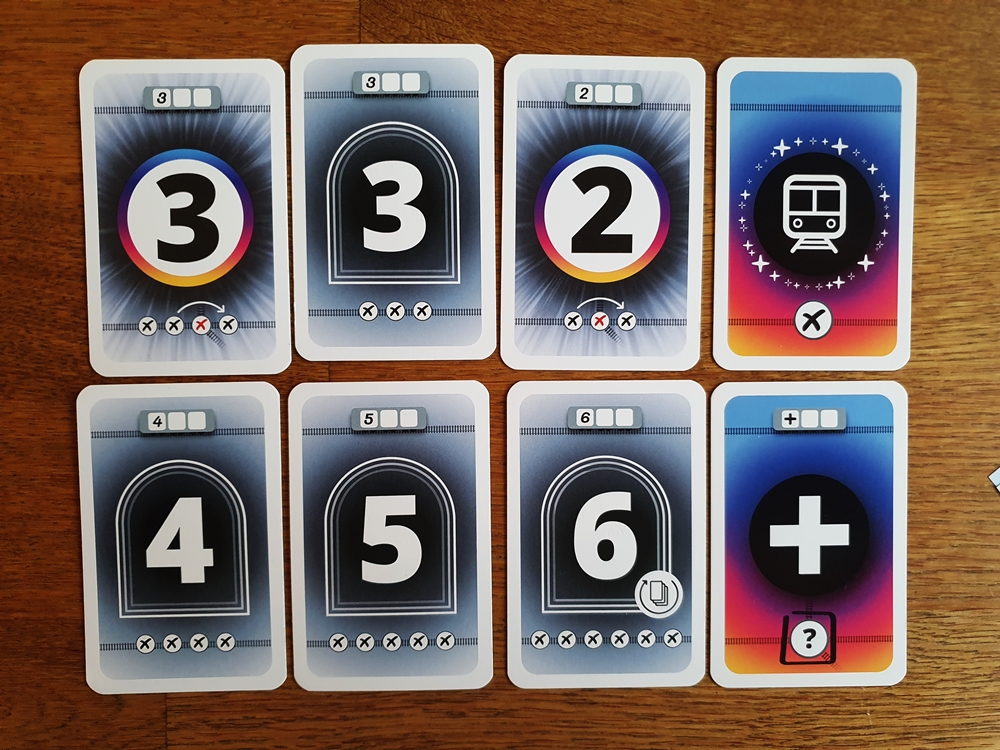 Die acht verschiedenen Karten des Gesamtstapels