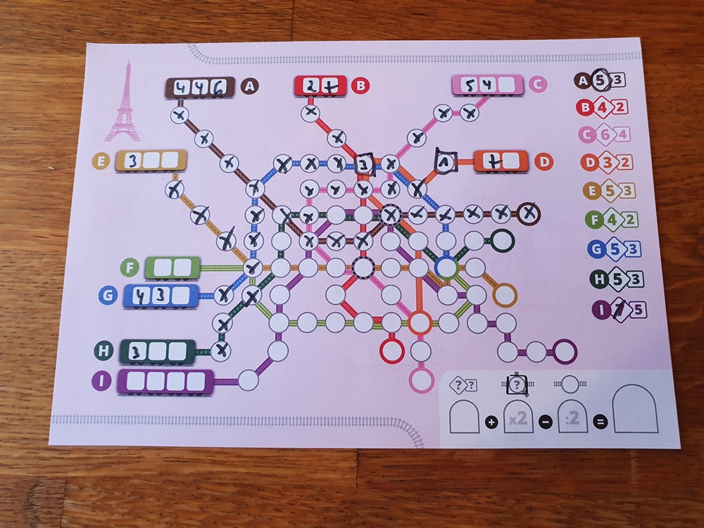 Ein Spielplan, wo das meiste bereits eingetragen ist.