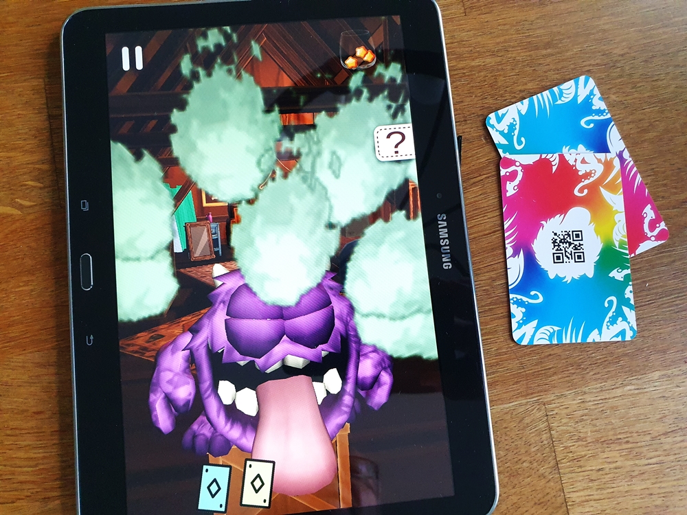 Monster in der App streckt angeekelt die Zunge raus