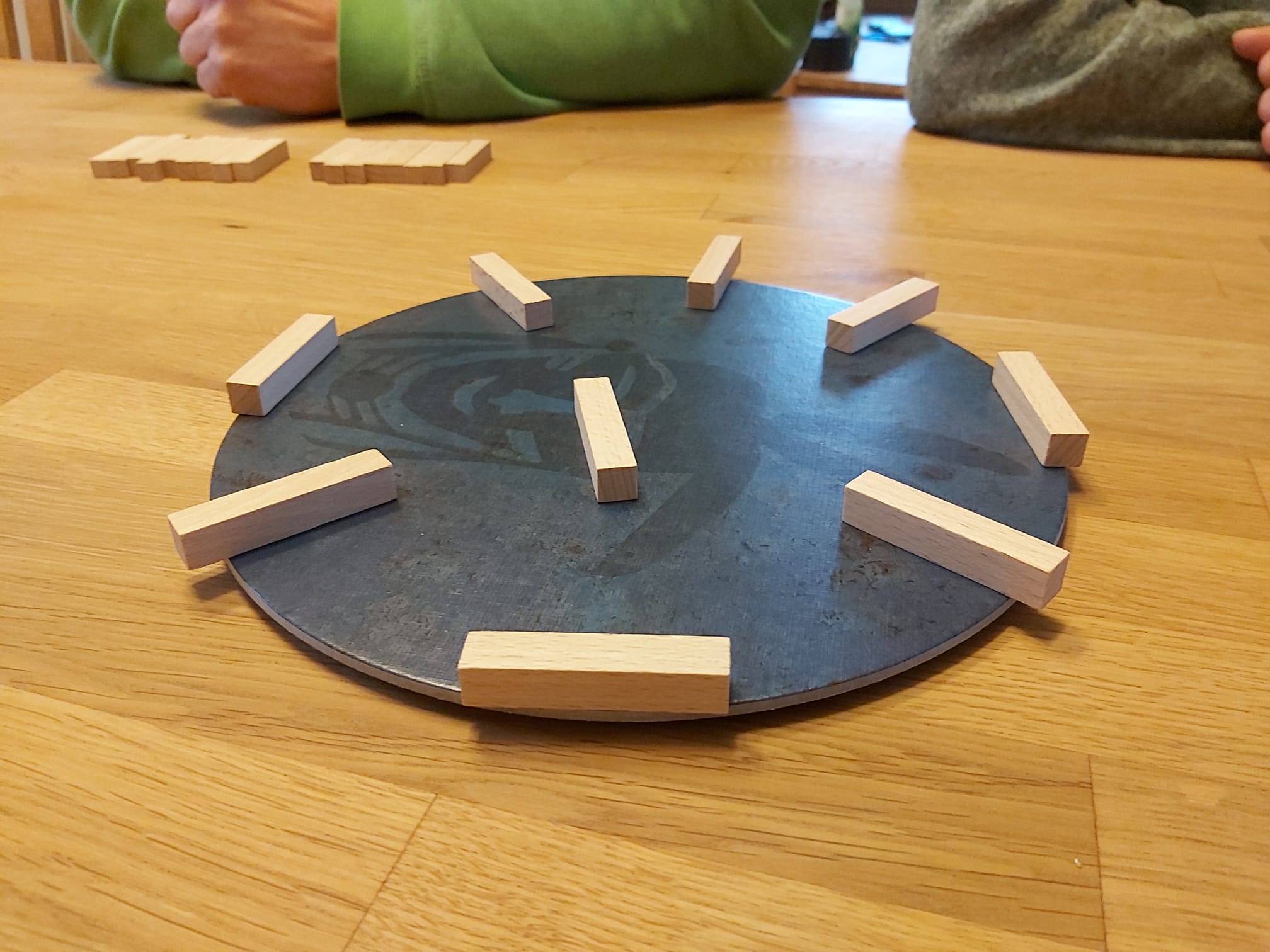 Zu sehen ist das Spielbrett von Lakota zum Beginn einer Partie.