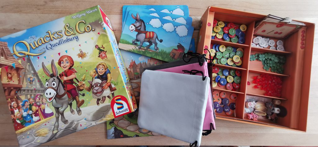 Spielkarton und Inhalt