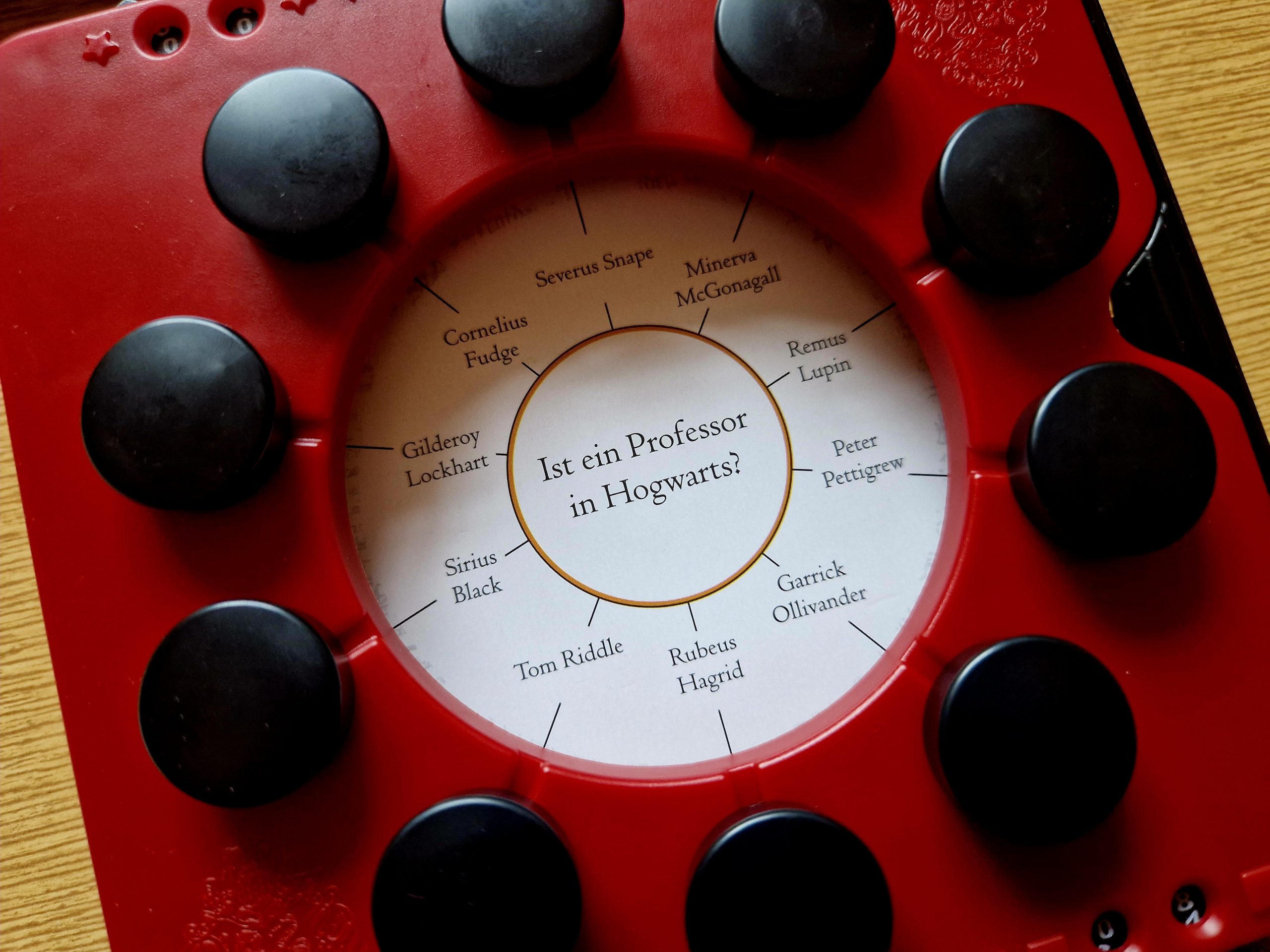Bild vom Kasten mit der Frage: Ist ein Professor in Hogwarts? und den dazugehörigen Antworten