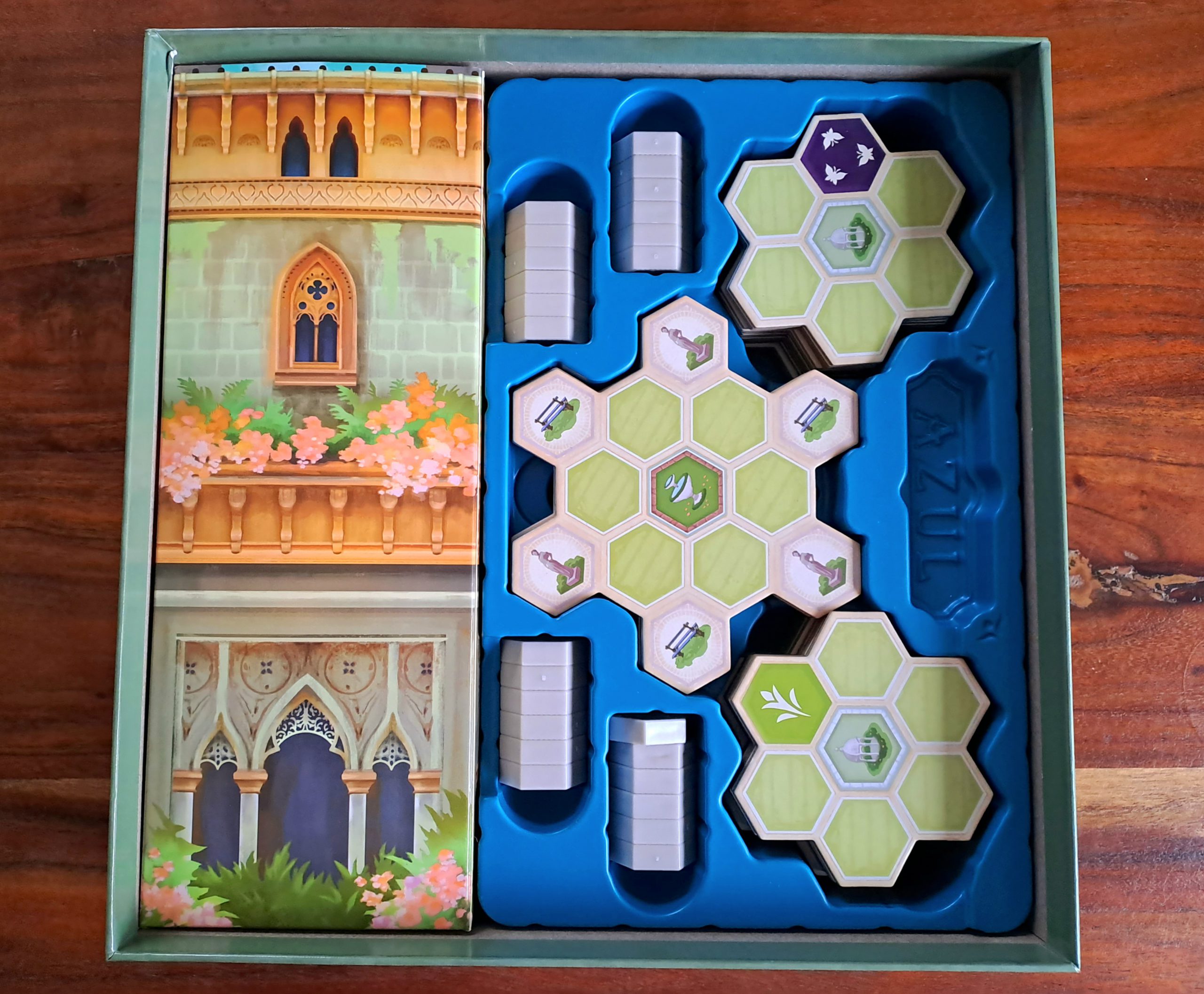 Azul hat ein schönes Inlay.