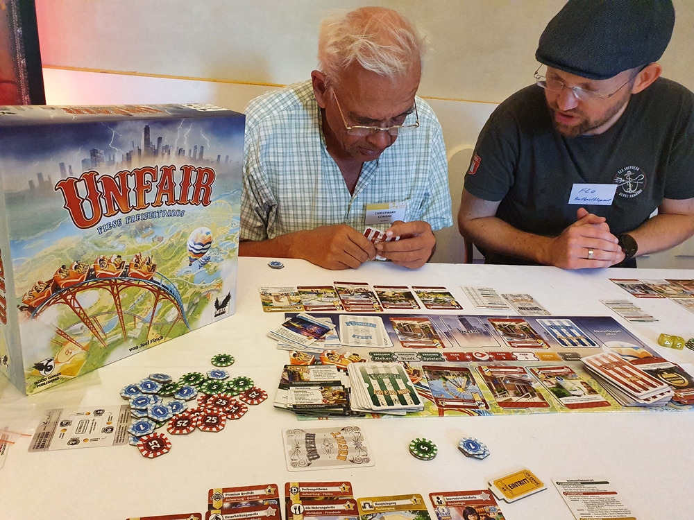 Spieltisch mit Unfair
