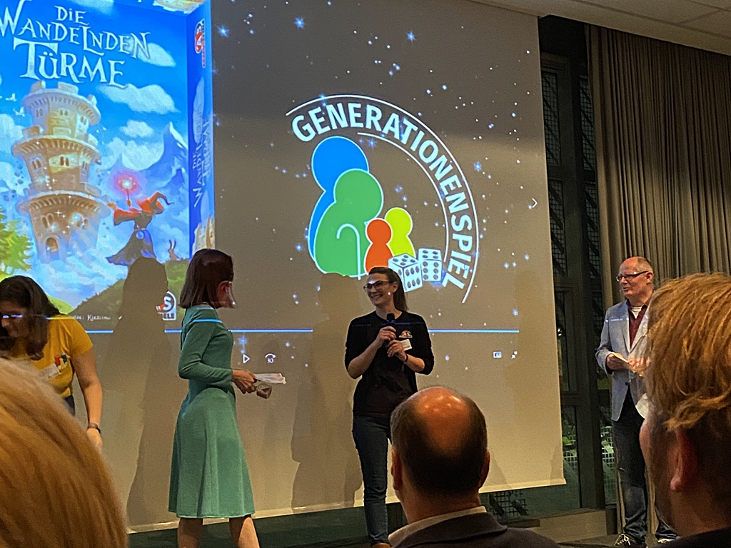 Auf der Leinwand Die wandelnden Türme