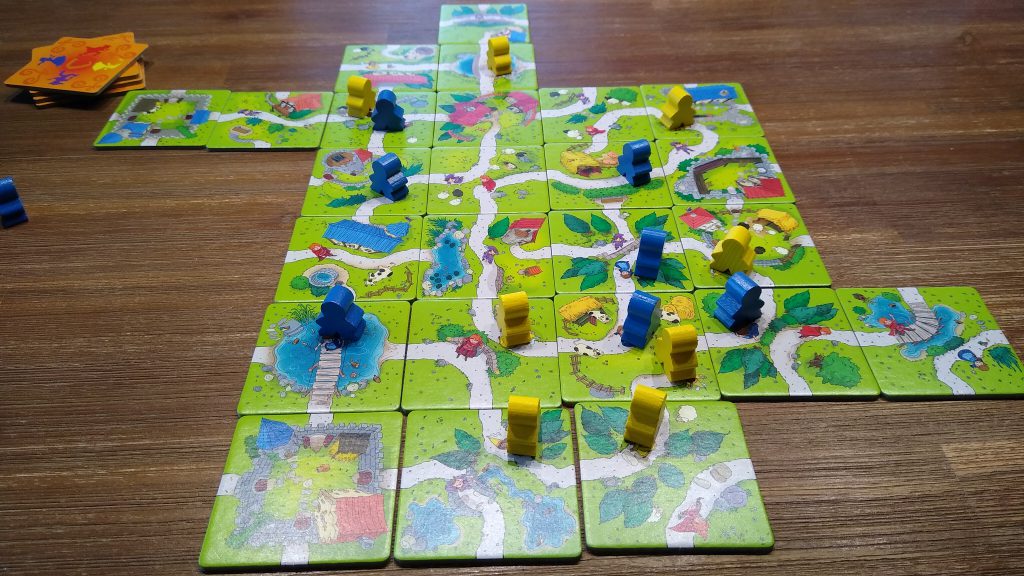 Dieses Bild zeigt eine Szene aus dem Spiel Gelb gegen Blau. Gelb liegt vorne.