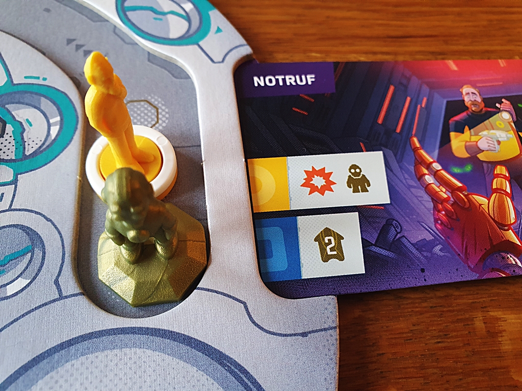 Missionskarte wird mittels zweier Figuren bedient