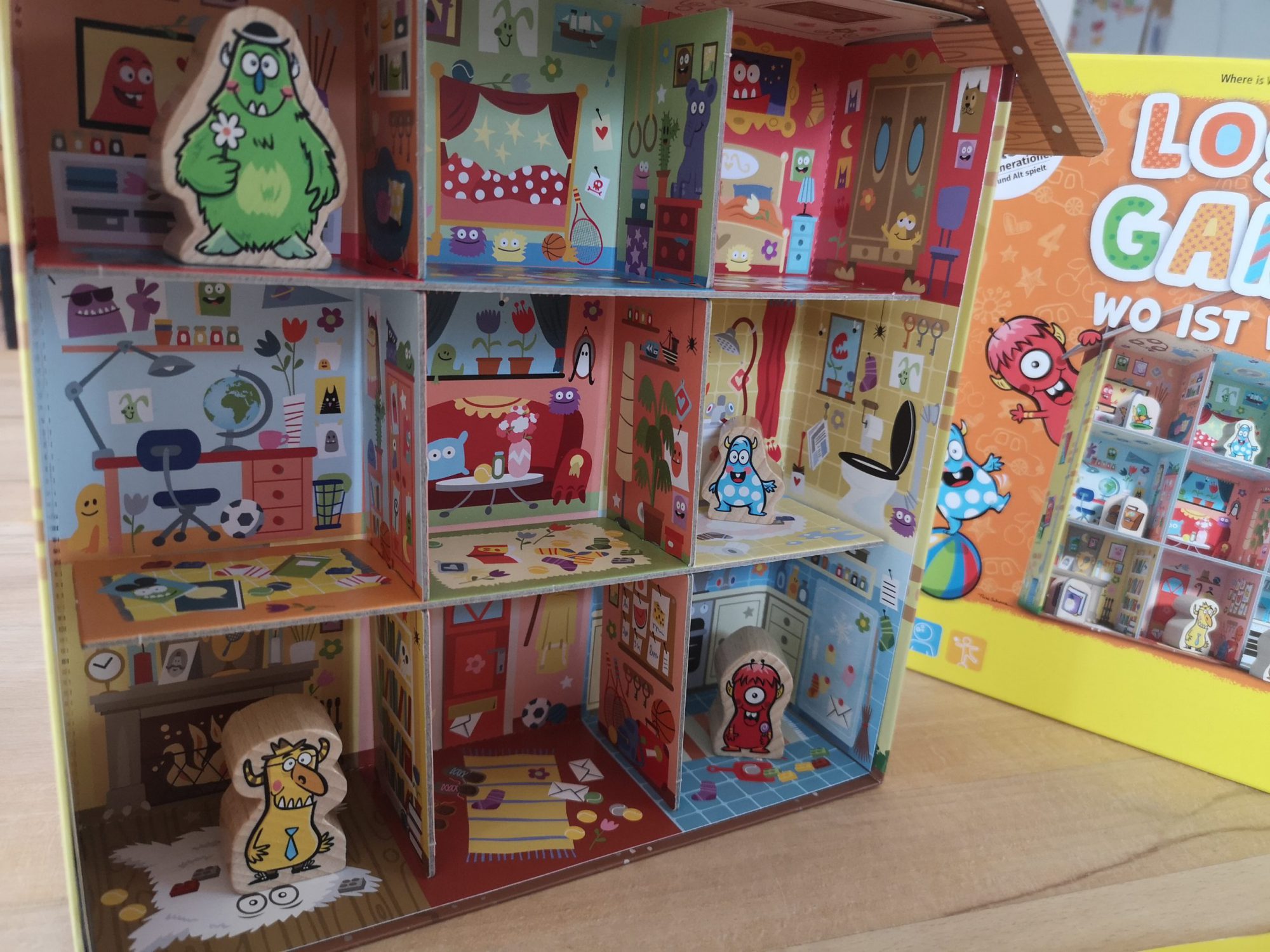 Die Spielfiguren wurden korrekt in das Papp-Haus gestellt.