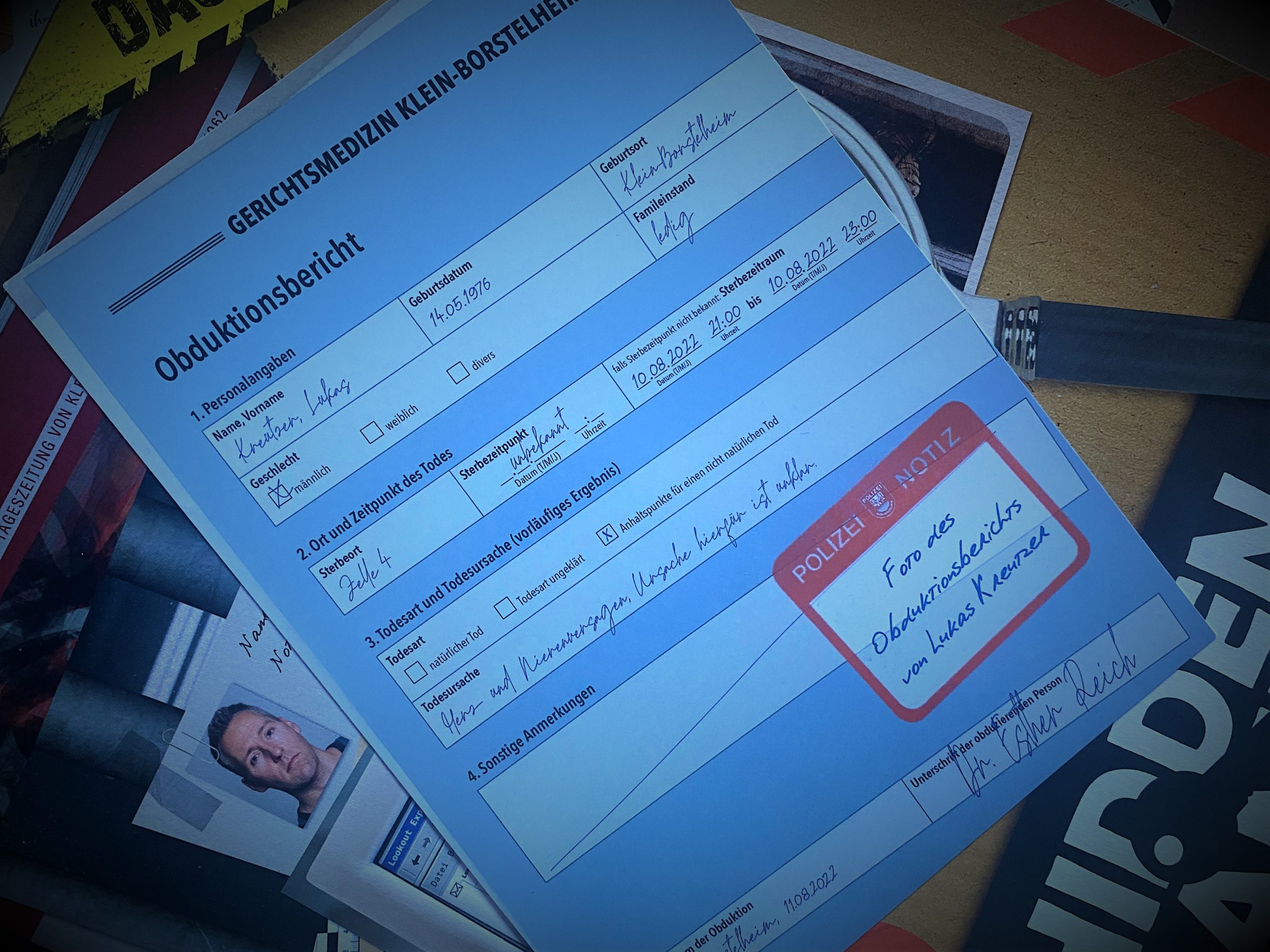 Das Material zeigt einen Obduktionsbericht, der zum Fall angefertig wurde. 