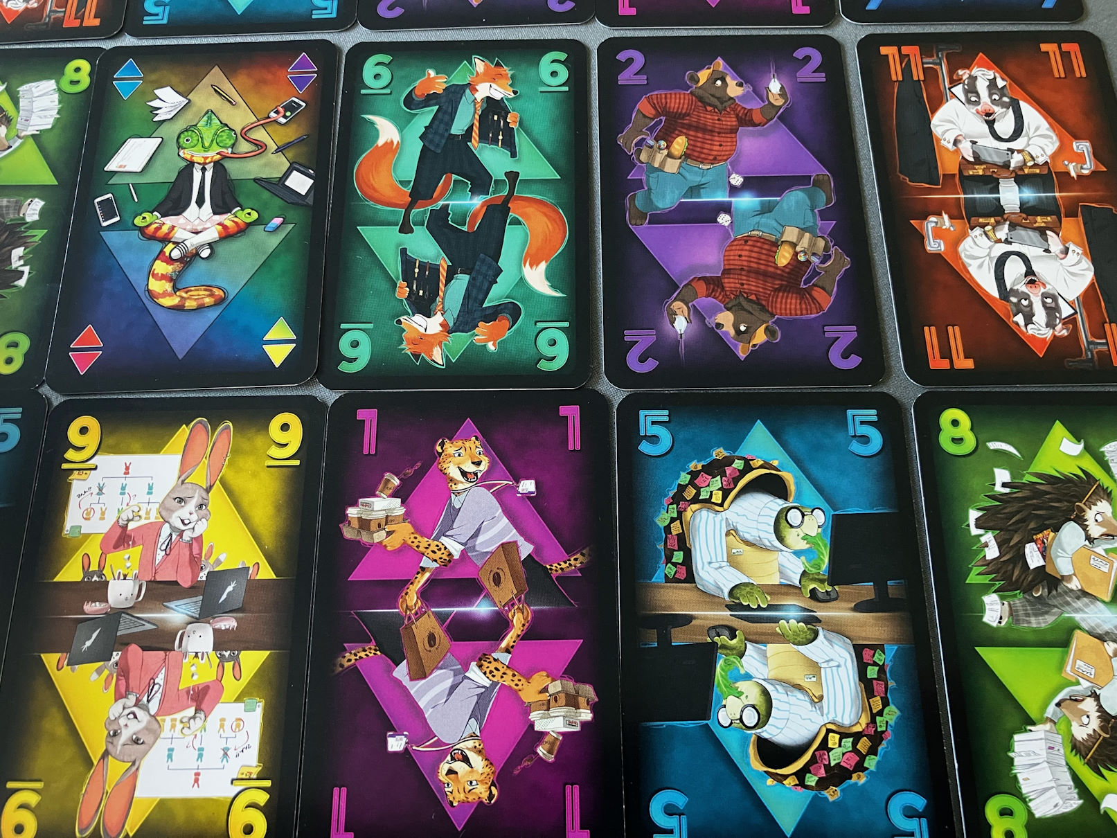 Ein paar der Karten mit ihren Details in größerer Vergrößerung