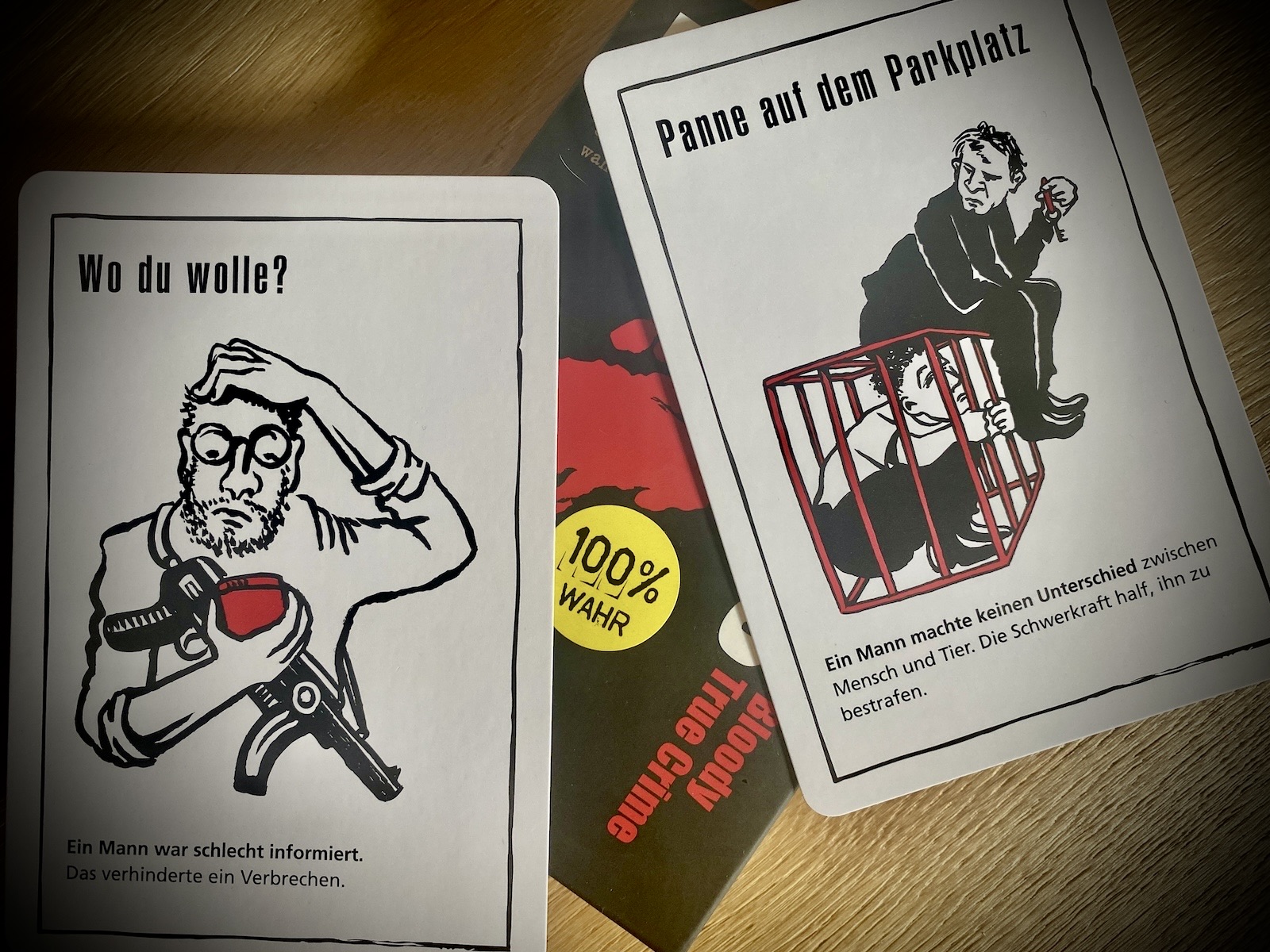 Zwei Karten liegen offen aus, 