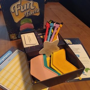 Spielkarton und Inhalt