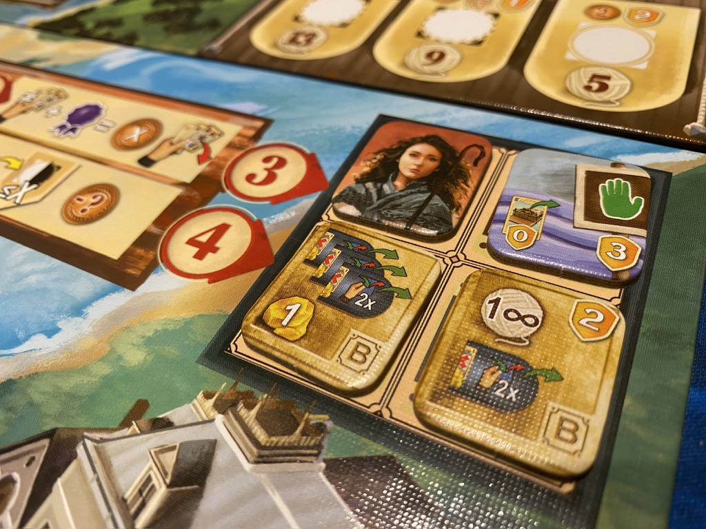 Die Bonusplättchen zeigen eine Fülle von Symbolen, die Extraaktionen auslösen