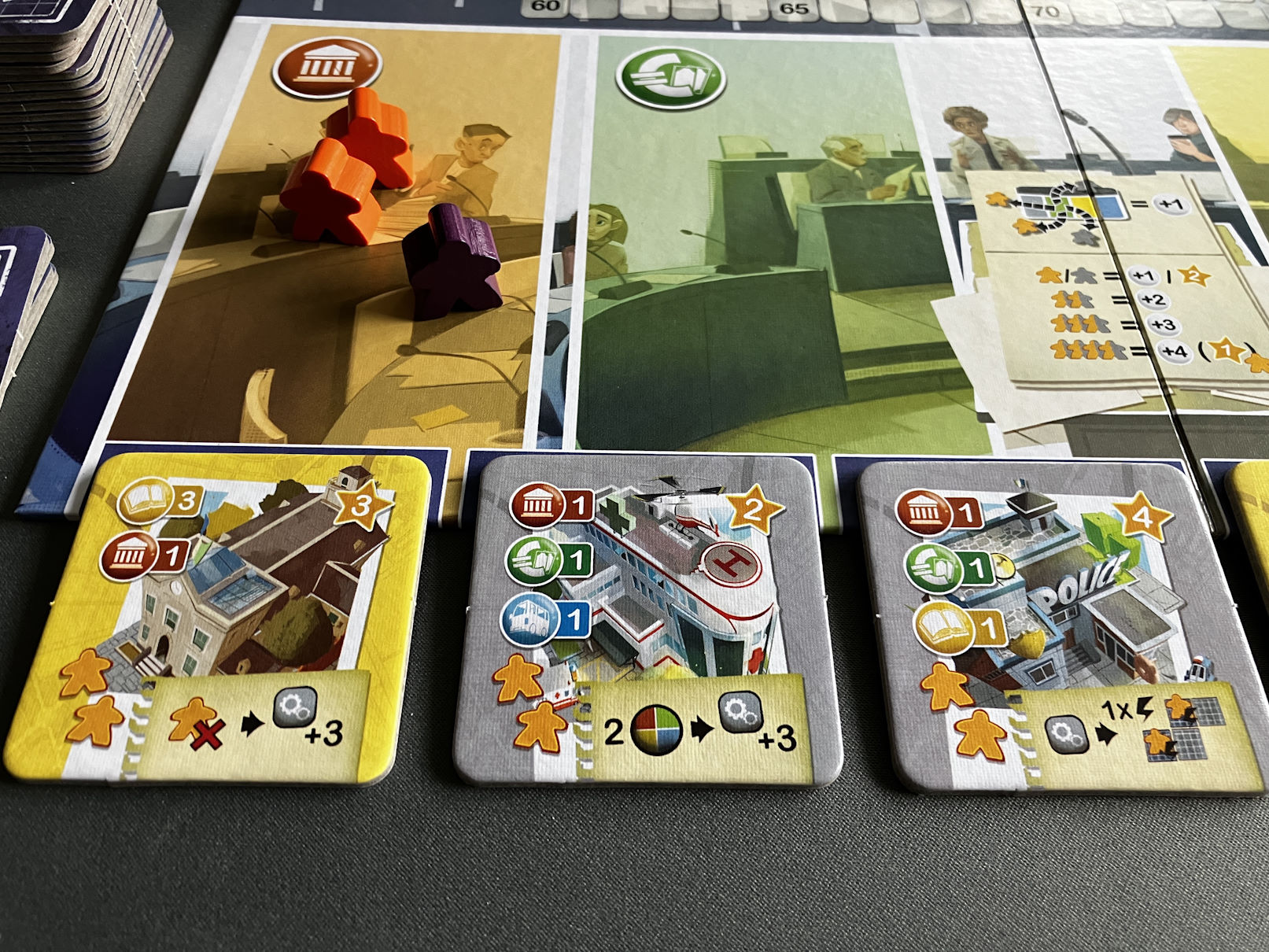 Ein kleiner Teil des Spielbretts mit ausliegenden Stufe 1 Gebäuden