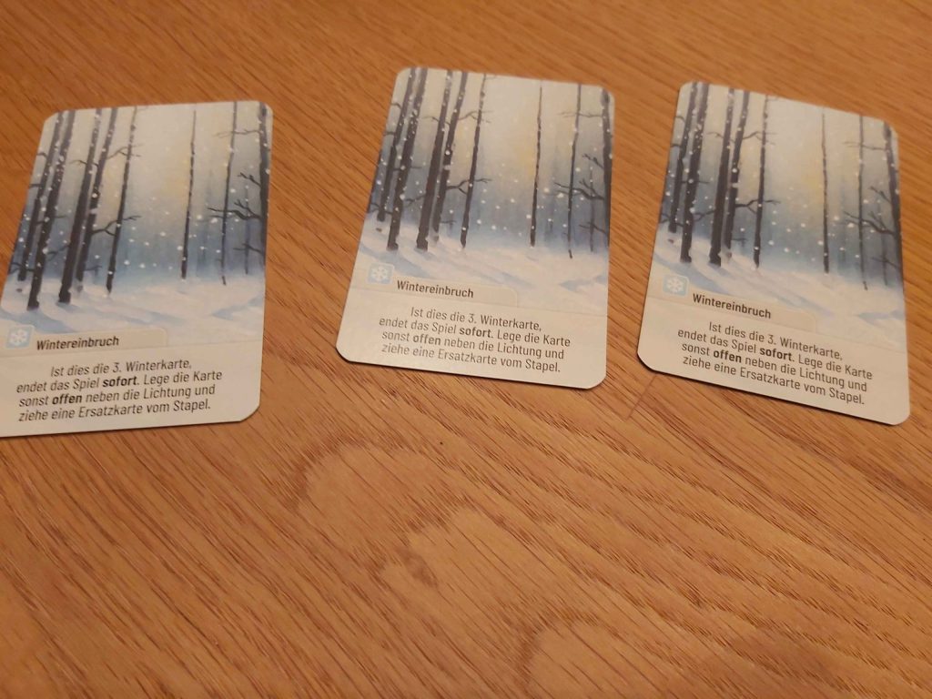 Die drei Winterkarten, die in den Nachziehstapel eingemischt werden.