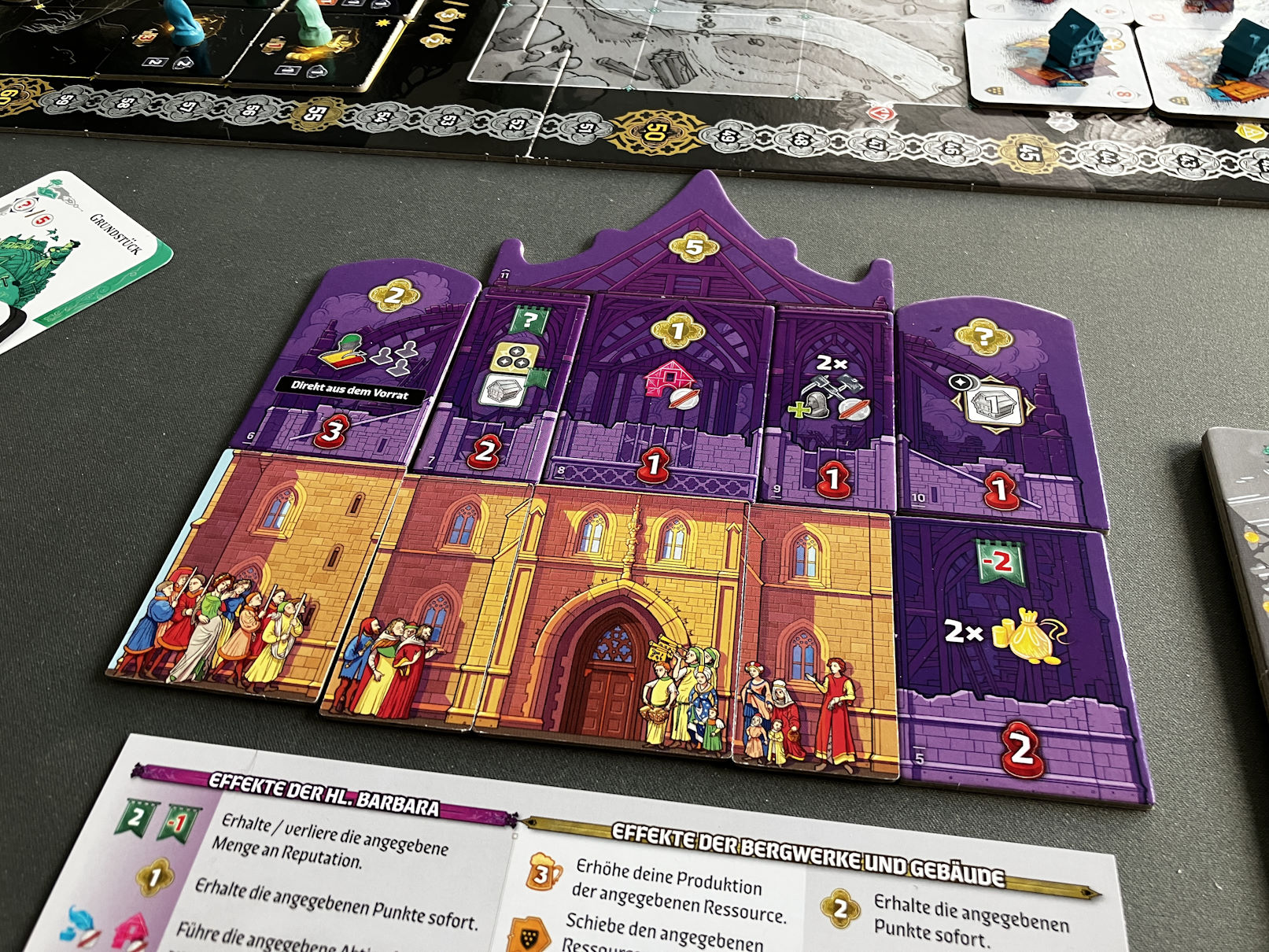 Ein Spielelement - aus 11 Plättchen bestehend die Kirche der Hl. Santa Barbara