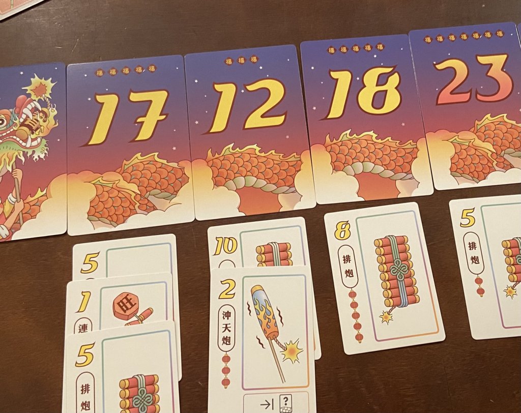 An die Auslage wurden Böllerkarten angelegt