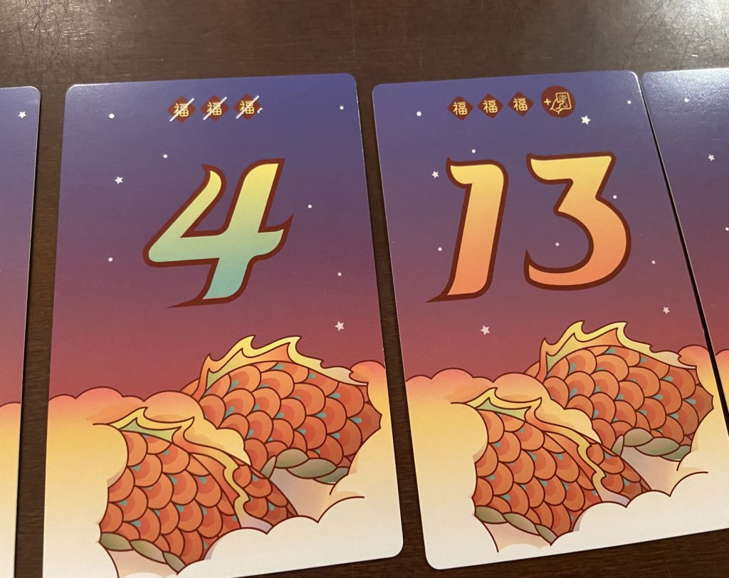 Beispiele für die Zahlenkarten, hier die 4 und die 13