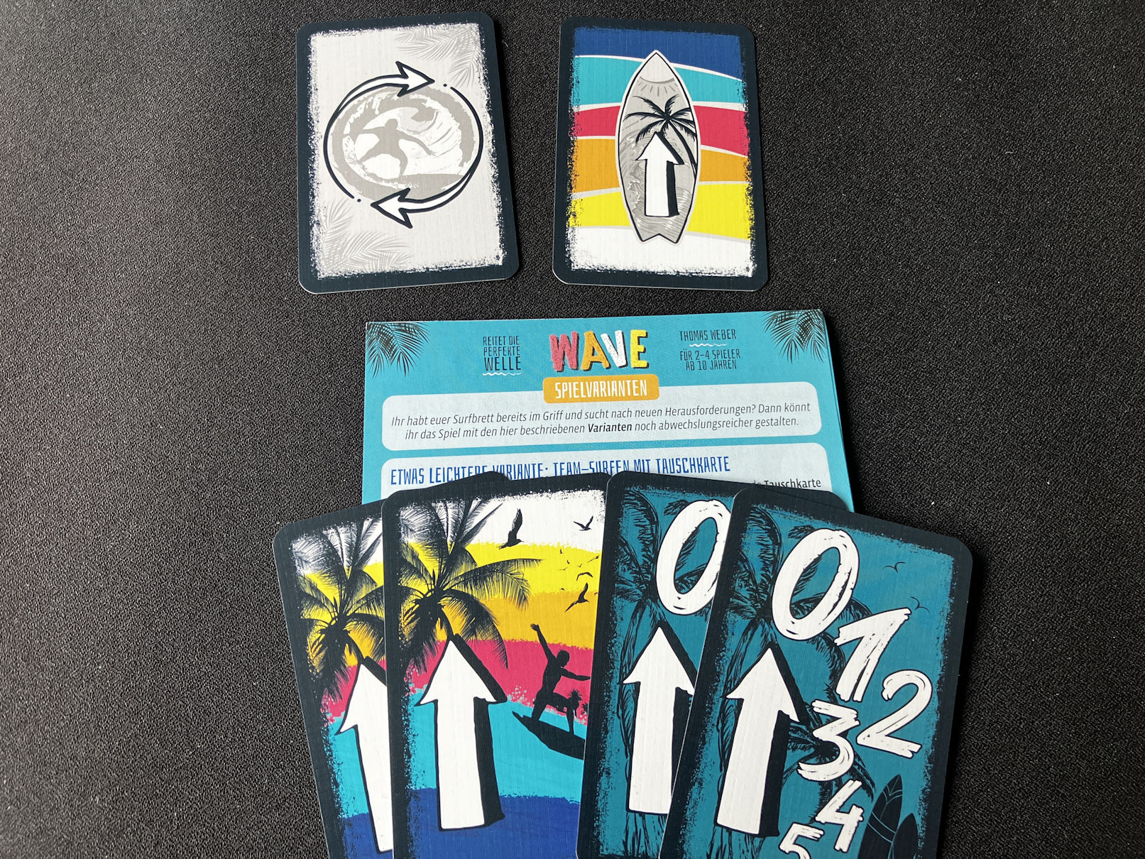 Karten für Varianten machen das Spiel schwer und z. T. unberechenbar