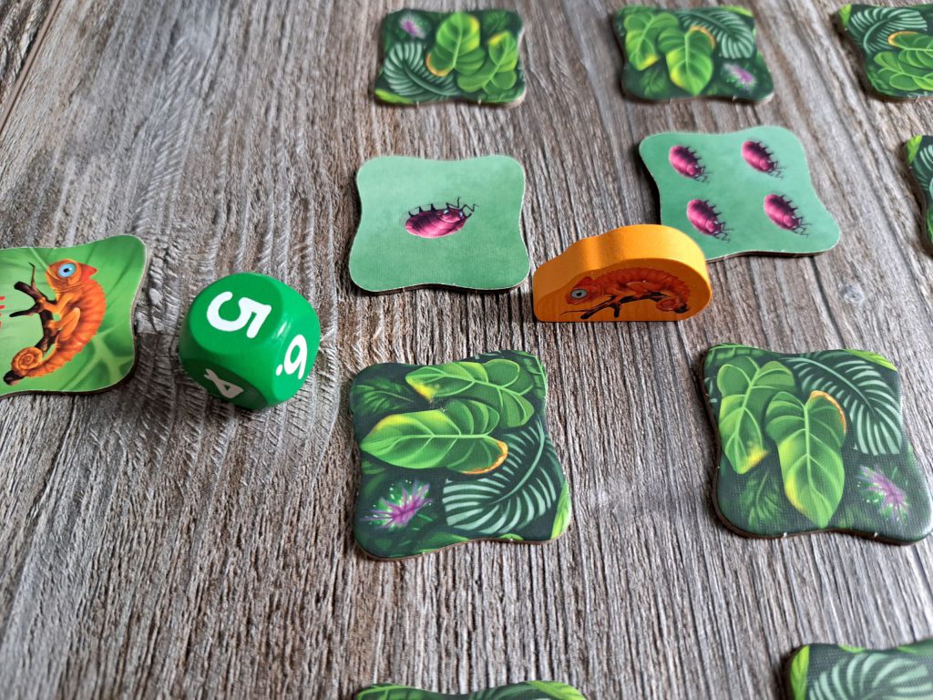 Spielzug von Chamäleon orange