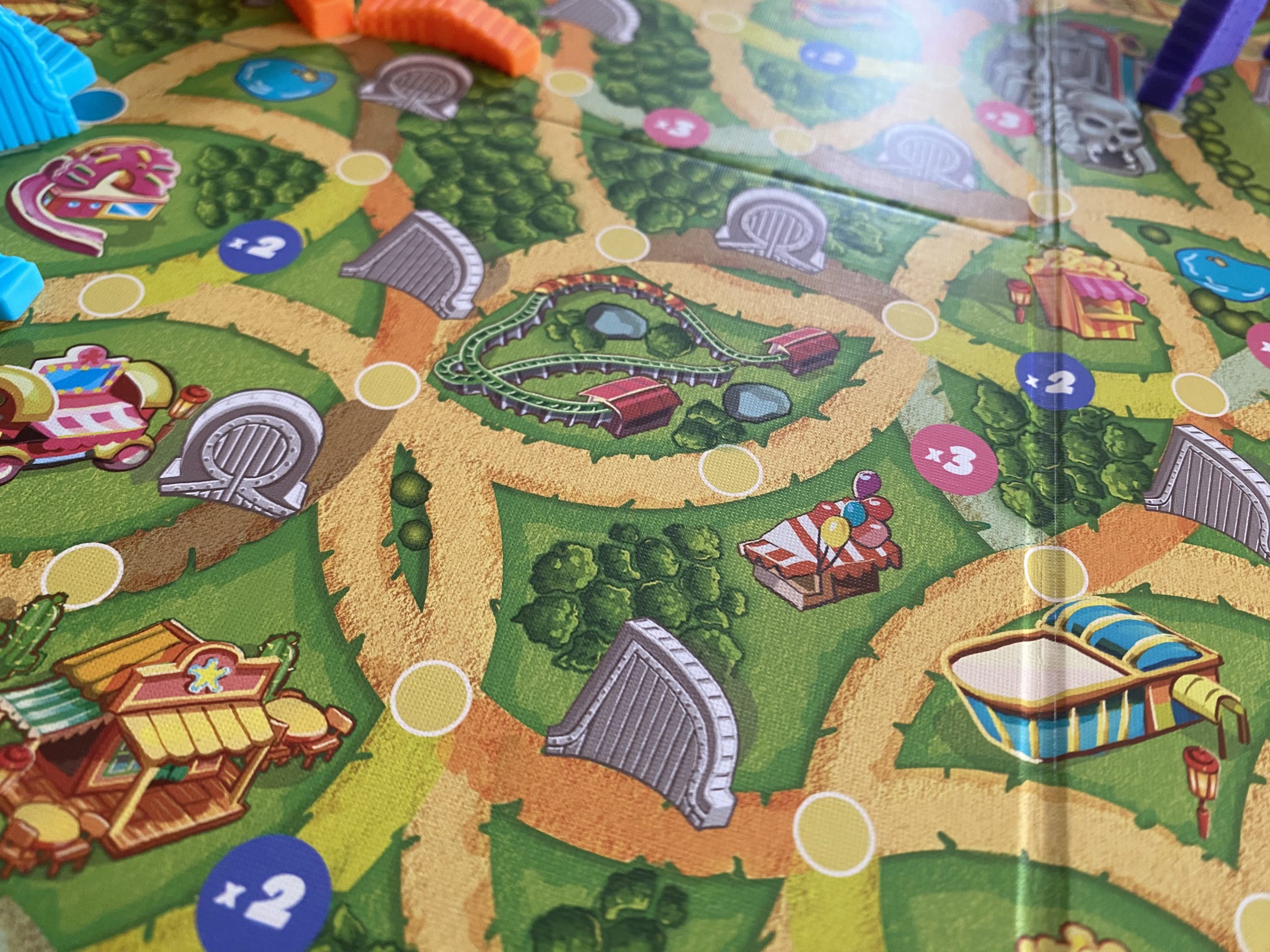 Zu sehen ist der Spielplan des Spiels Speed Wagon.