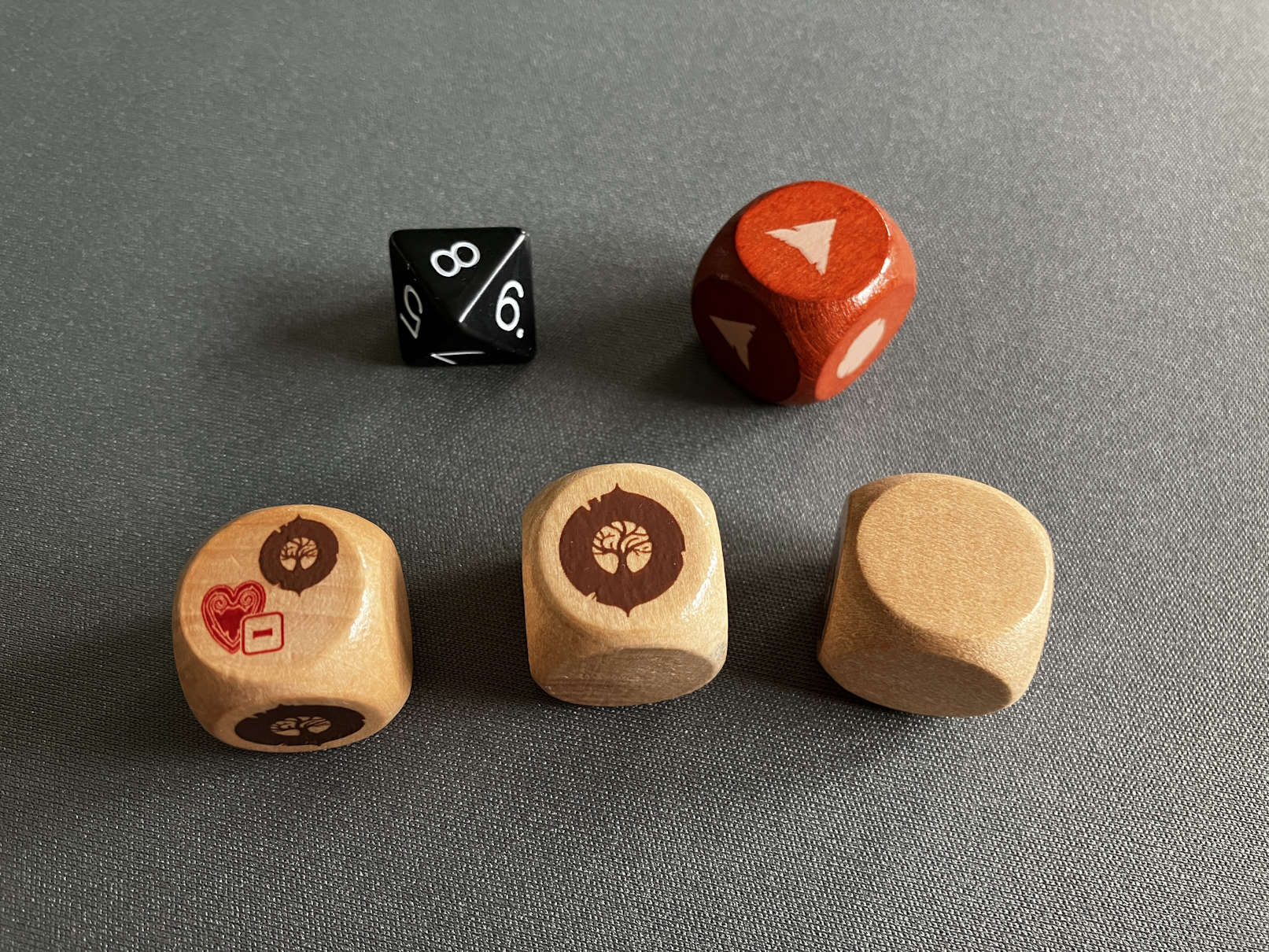 Blick auf die Würfel im Spiel